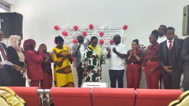 Inauguration of Kenya Airways in Khartoum, cutting the Cake